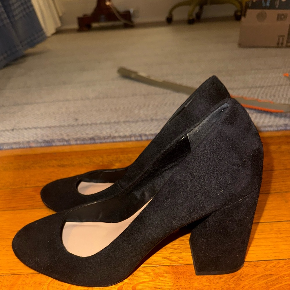 CUTEST BLACK HEELS?!?